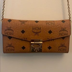 Women’s MCM wallet/clutch